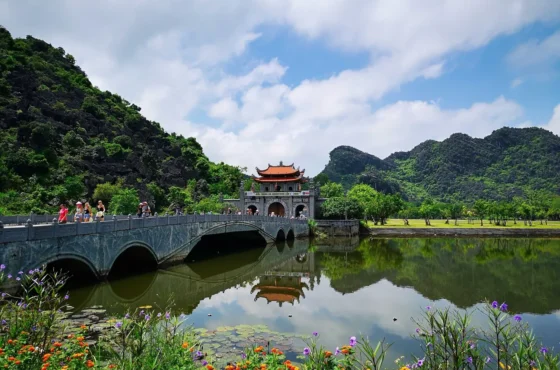 Vietnam Essentials — Budget Package